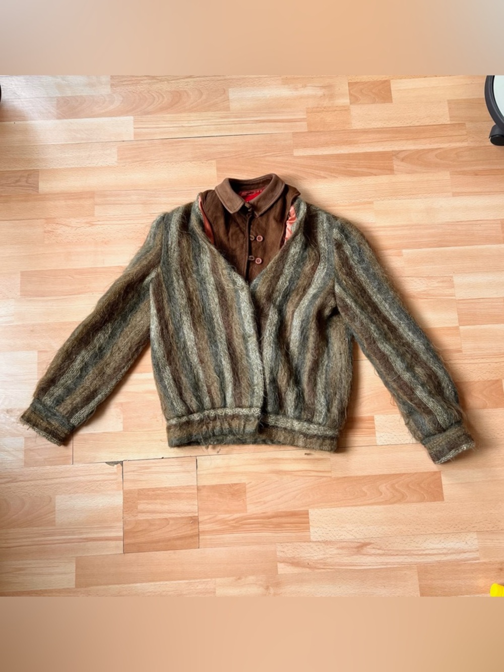 Fuzzy vintage 90s Mohair Bomber Jacket in Olive & Brown removable suede collar - Picture 3 of 12